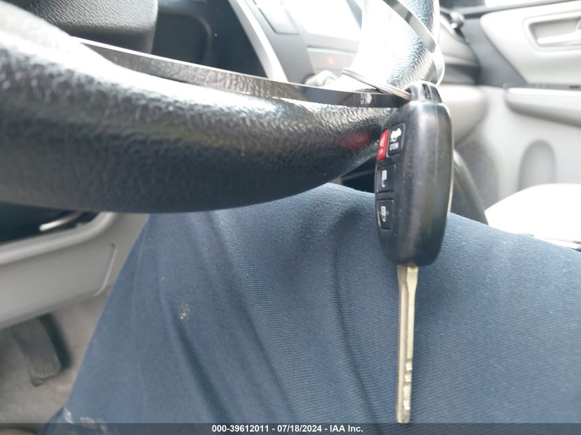 2016 Toyota Camry Le VIN: 4T1BF1FK7GU528235 Lot: 39612011