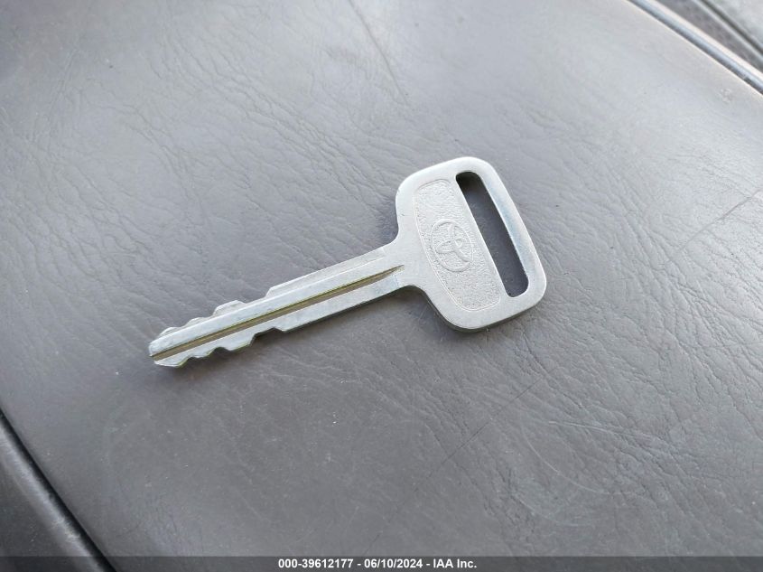 2006 Toyota Tundra Limited V8 VIN: 5TBDT48186S520555 Lot: 39612177