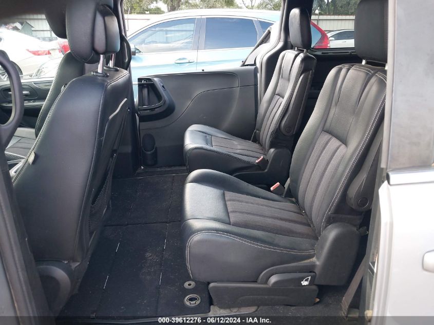 2015 Chrysler Town & Country S VIN: 2C4RC1HG8FR710946 Lot: 39612276