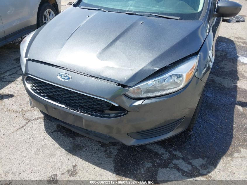 VIN 1FADP3F25JL230257 2018 FORD FOCUS SE