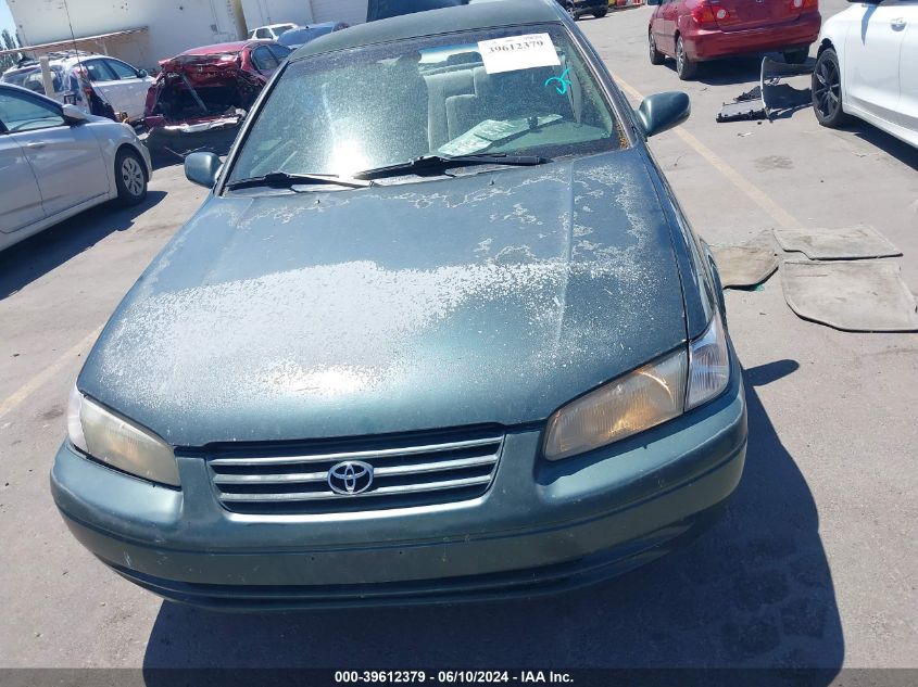 1999 Toyota Camry Le VIN: 4T1BG22K6XU883440 Lot: 39612379