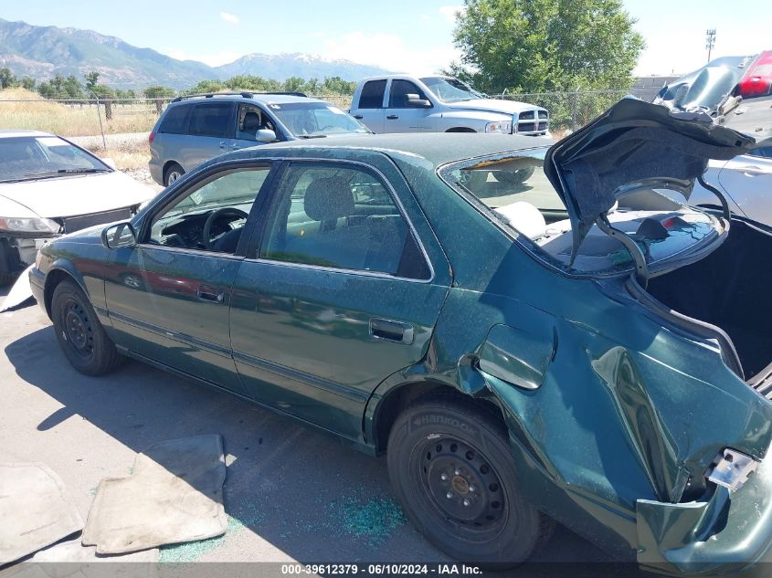 1999 Toyota Camry Le VIN: 4T1BG22K6XU883440 Lot: 39612379