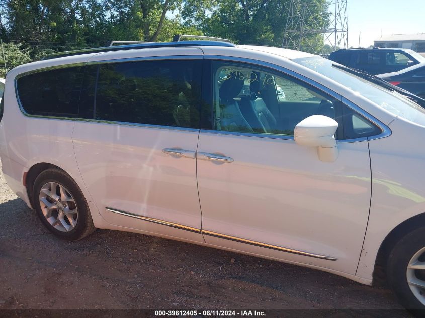 2019 Chrysler Pacifica Touring L VIN: 2C4RC1BG2KR550856 Lot: 39612405