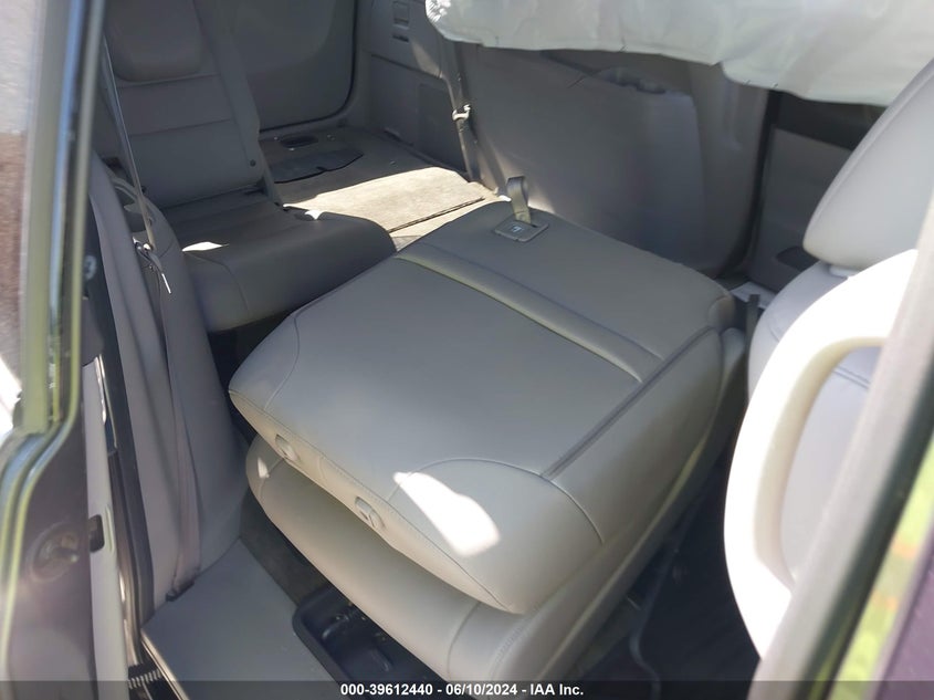 2016 Honda Odyssey Touring/Touring Elite VIN: 5FNRL5H90GB036040 Lot: 39612440