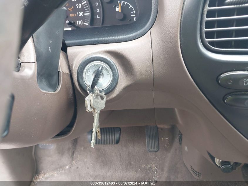 2001 Toyota Tundra Sr5 V8 VIN: 5TBRT34111S193947 Lot: 39612483