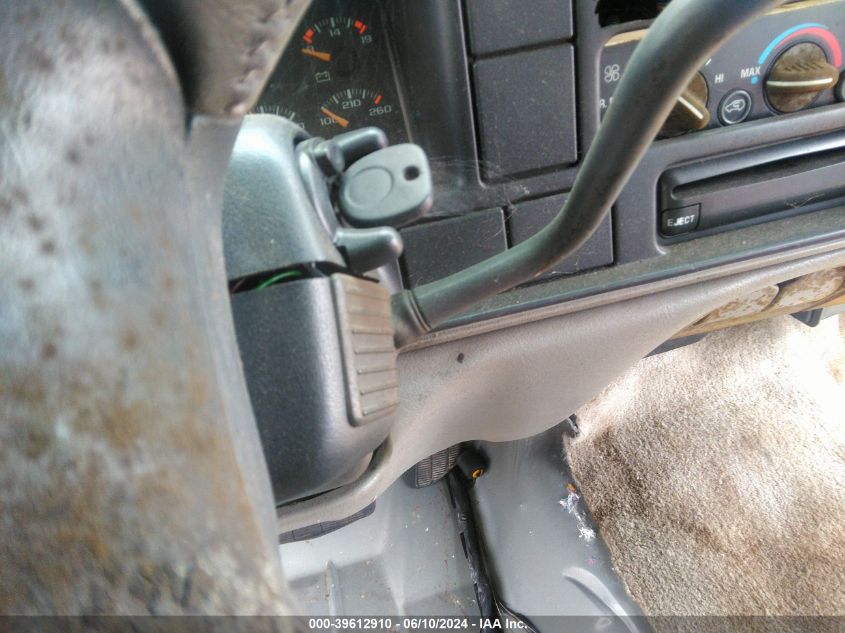 1999 GMC Suburban 1500 Sl VIN: 3GKEC16R4XG549333 Lot: 39612910