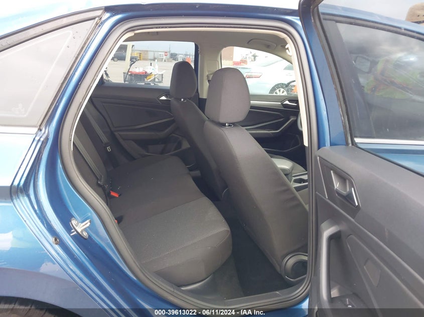 2019 Volkswagen Jetta 1.4T R-Line/1.4T S/1.4T Se VIN: 3VWC57BUXKM056578 Lot: 39613022