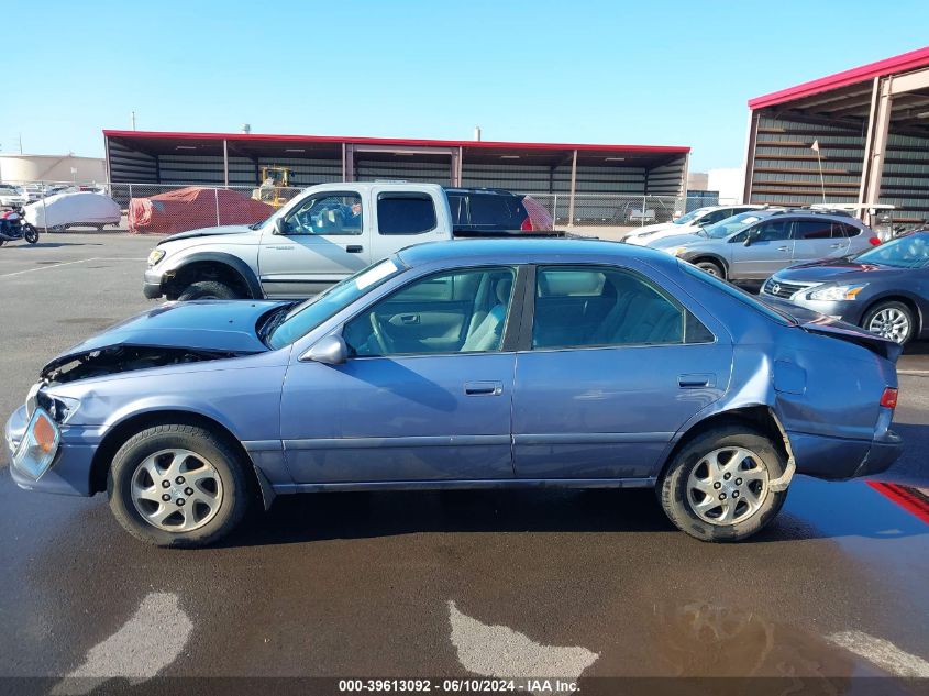 2000 Toyota Camry Le V6/Xle V6 VIN: JT2BF22K8Y0282300 Lot: 39613092