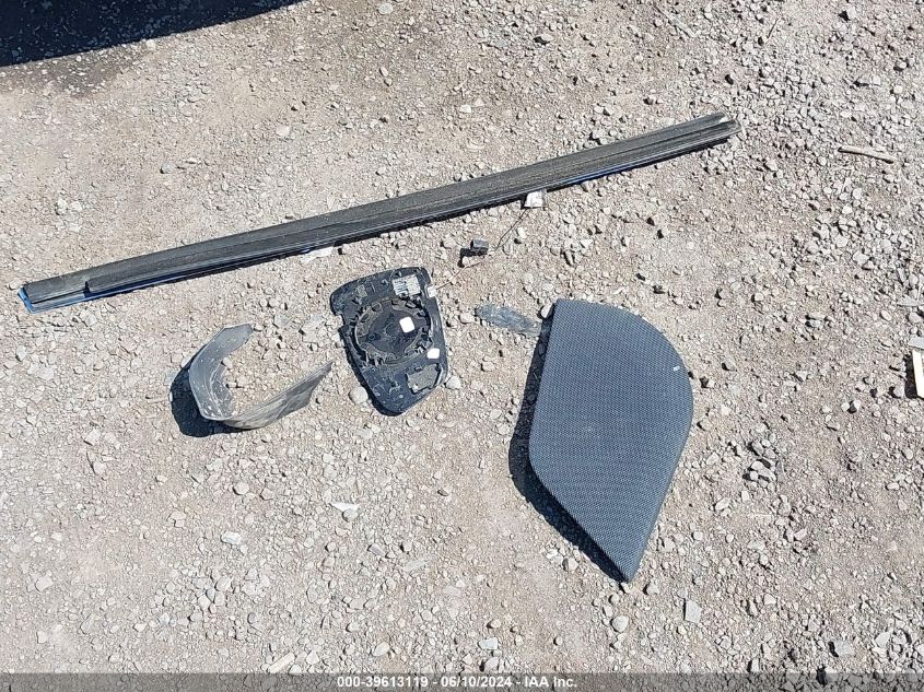 2018 Tesla Model S 100D/75D/P100D VIN: 5YJSA1E28JF250515 Lot: 39613119