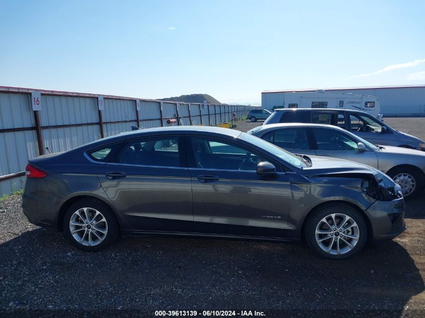 2019 Ford Fusion Hybrid Se VIN: 3FA6P0LU9KR182665 Lot: 39613139