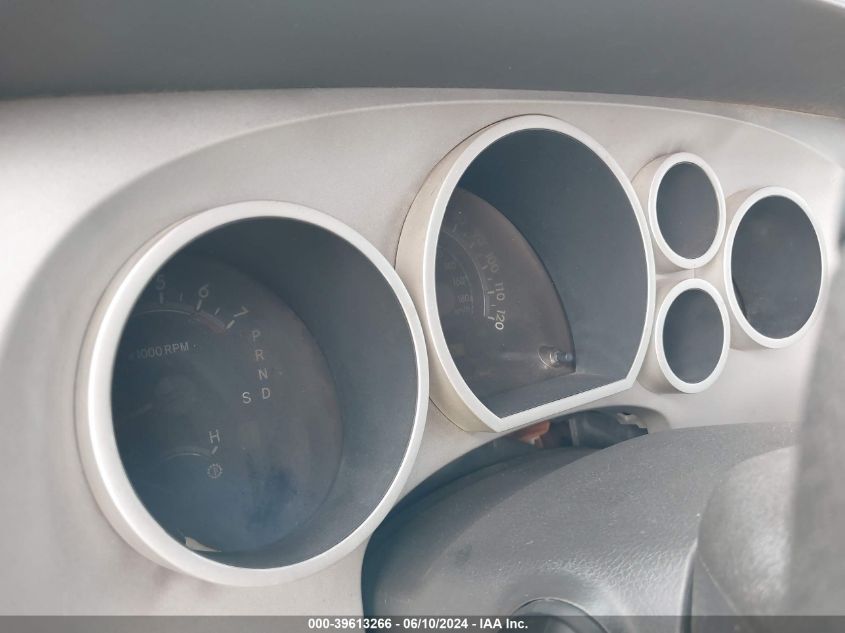 2008 Toyota Tundra Sr5 5.7L V8 VIN: 5TFDV541X8X044898 Lot: 39613266