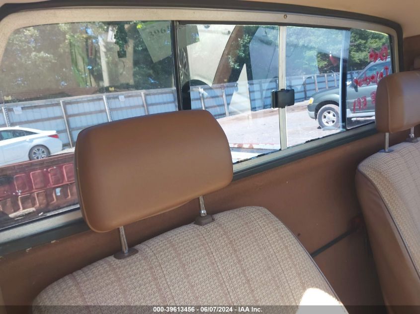 1986 Toyota Pickup 1/2 Ton Rn55 Sr5 VIN: JT4RN55S8G0199745 Lot: 39613456