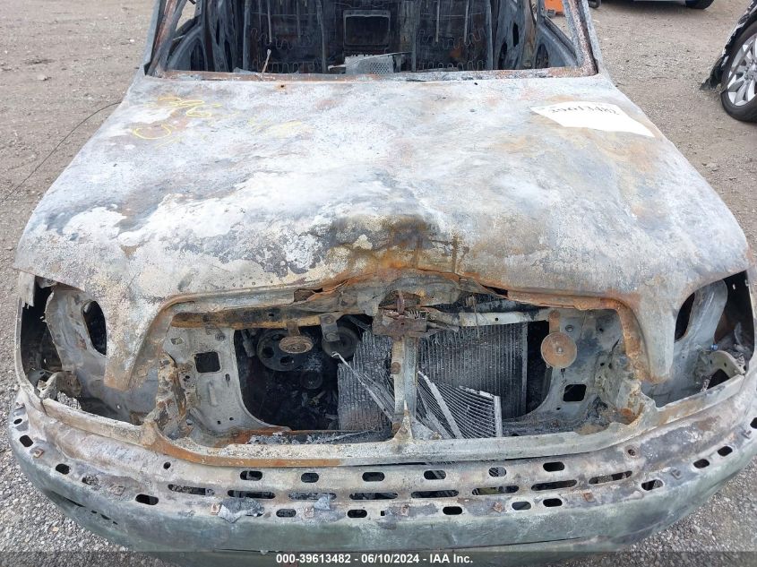 2002 Toyota Tundra Sr5 V8 VIN: 5TBBT44192S268600 Lot: 39613482