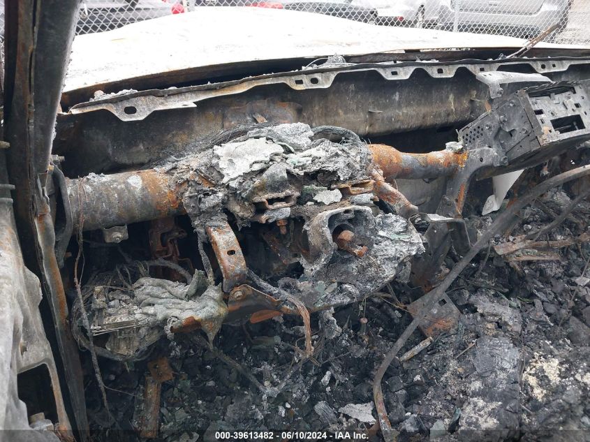 2002 Toyota Tundra Sr5 V8 VIN: 5TBBT44192S268600 Lot: 39613482