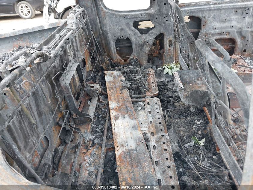 2002 Toyota Tundra Sr5 V8 VIN: 5TBBT44192S268600 Lot: 39613482