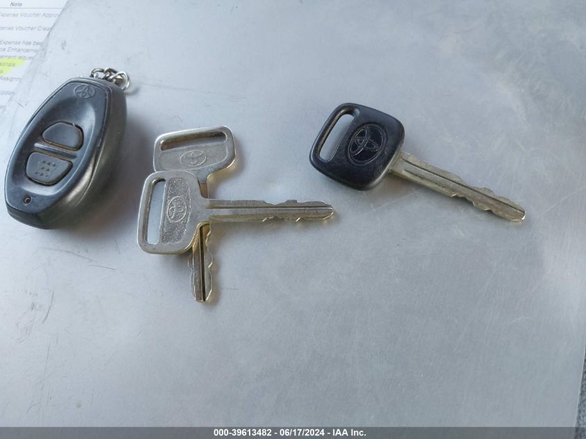 2002 Toyota Tundra Sr5 V8 VIN: 5TBBT44192S268600 Lot: 39613482