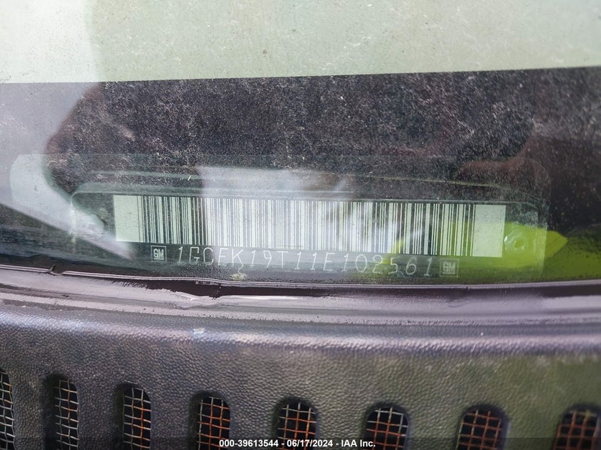 2001 Chevrolet Silverado 1500 Lt VIN: 1GCEK19T11E102561 Lot: 39613544