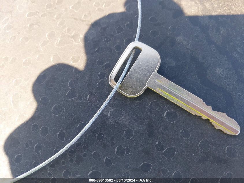 2003 Toyota Camry Le VIN: 4T1BE32KX3U199075 Lot: 39613582