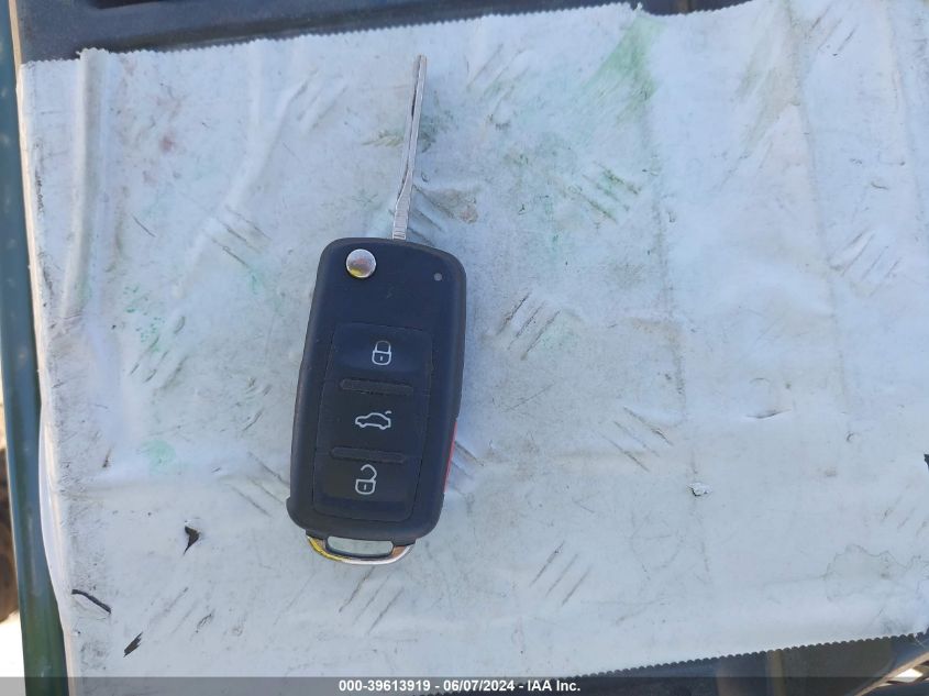 2015 Volkswagen Passat 1.8T Se VIN: 1VWBT7A32FC068564 Lot: 39613919