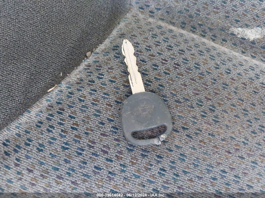 2004 Chevrolet Silverado 1500 Z71 VIN: 2GCEK13T641431335 Lot: 39614042