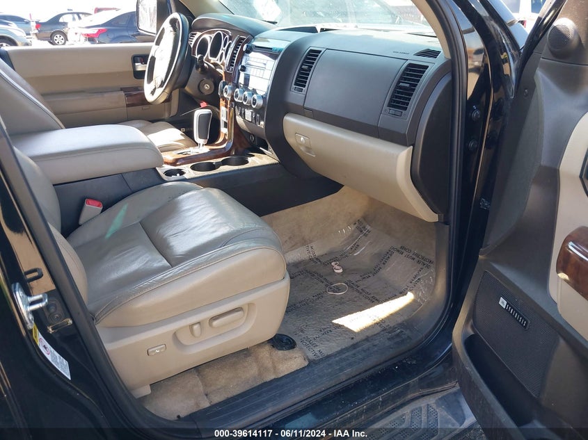 2008 Toyota Sequoia Limited 5.7L V8 VIN: 5TDZY68A68S007611 Lot: 39614117