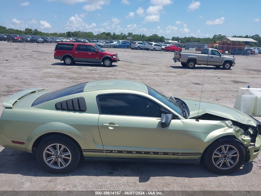 2005 Ford Mustang V6 Deluxe/V6 Premium VIN: 1ZVFT80N955139837 Lot: 39614157