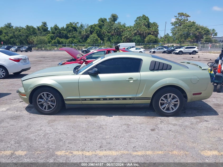 2005 Ford Mustang V6 Deluxe/V6 Premium VIN: 1ZVFT80N955139837 Lot: 39614157