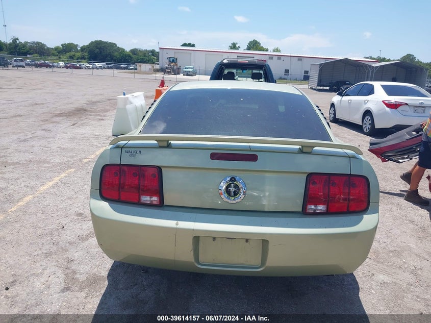 2005 Ford Mustang V6 Deluxe/V6 Premium VIN: 1ZVFT80N955139837 Lot: 39614157