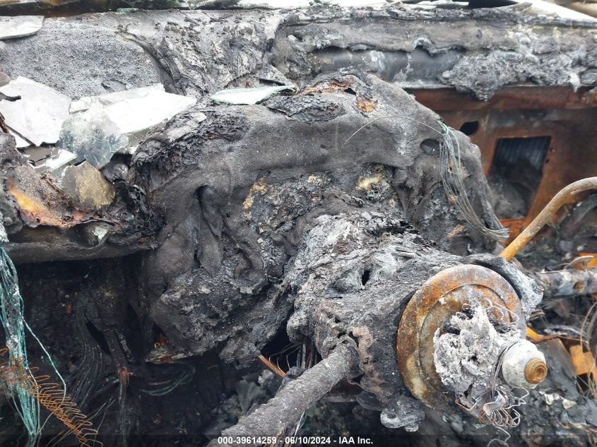 2000 Chevrolet Blazer Ls VIN: 1GNCT18W1YK248249 Lot: 39614259