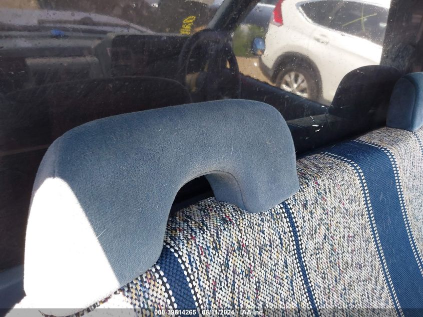 1992 Chevrolet Gmt-400 C2500 VIN: 1GCFC24K8NE131955 Lot: 39614265