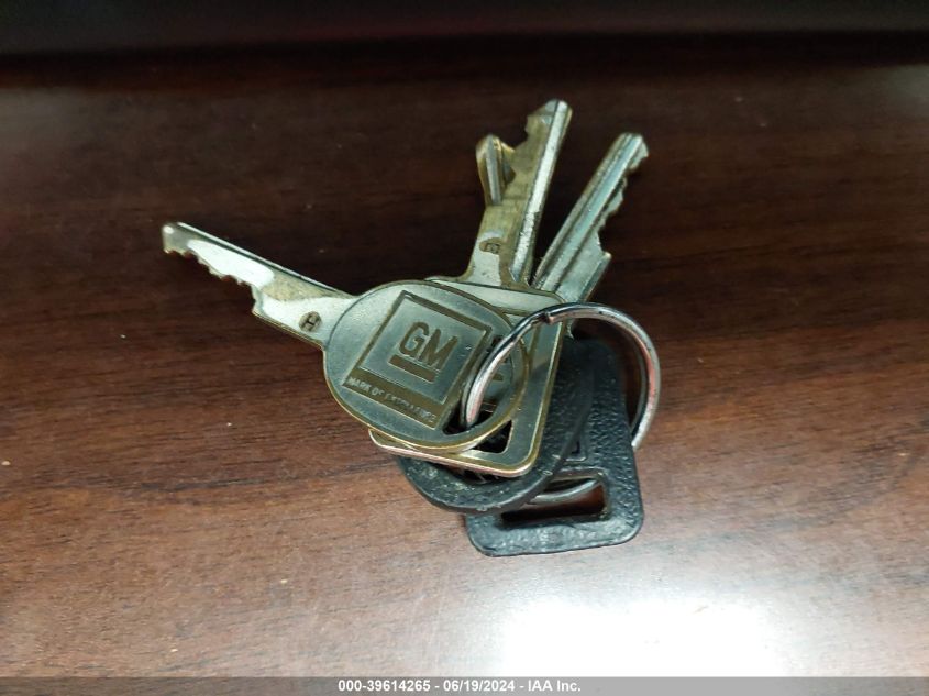 1992 Chevrolet Gmt-400 C2500 VIN: 1GCFC24K8NE131955 Lot: 39614265