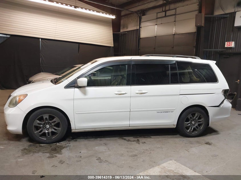 2008 Honda Odyssey Touring VIN: 5FNRL38868B015769 Lot: 39614319