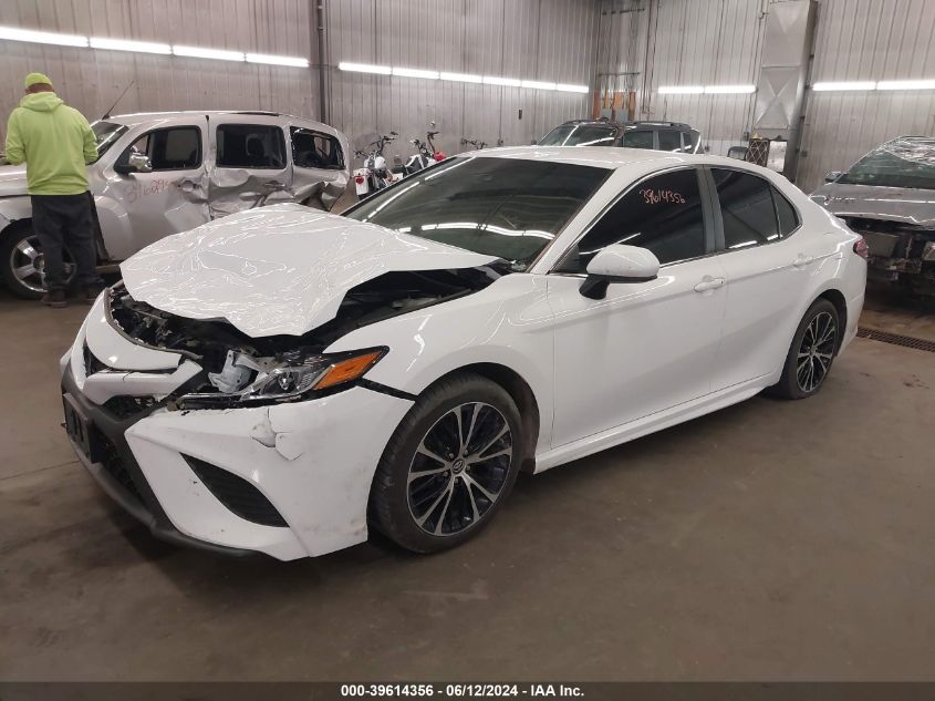 4T1B11HKXJU672882 2018 TOYOTA CAMRY - Image 2