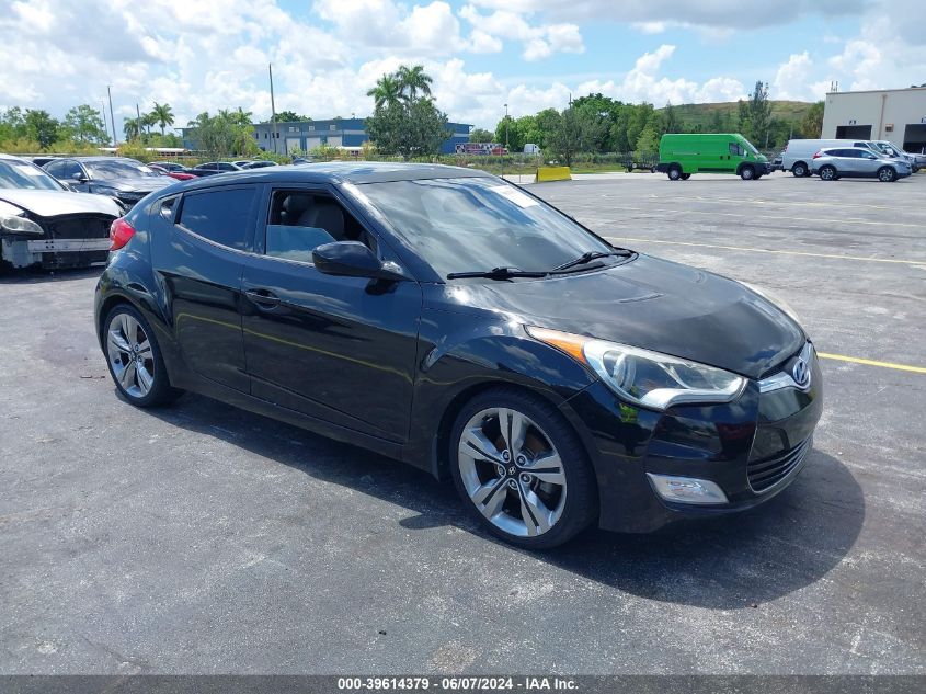 2013 Hyundai Veloster Base W/Gray VIN: KMHTC6AD7DU085437 Lot: 39614379