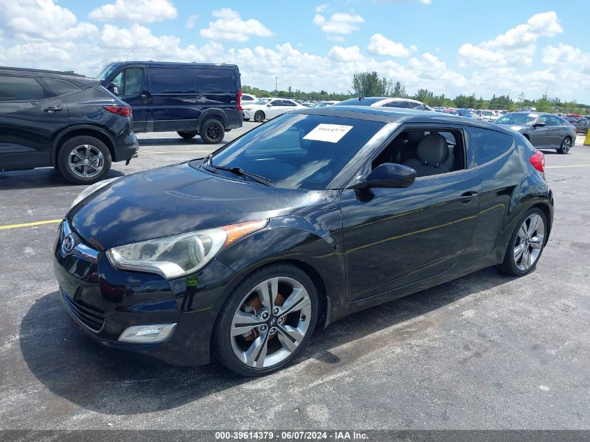 2013 Hyundai Veloster Base W/Gray VIN: KMHTC6AD7DU085437 Lot: 39614379