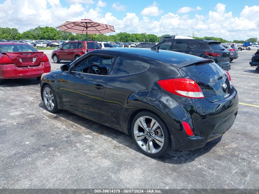 2013 Hyundai Veloster Base W/Gray VIN: KMHTC6AD7DU085437 Lot: 39614379