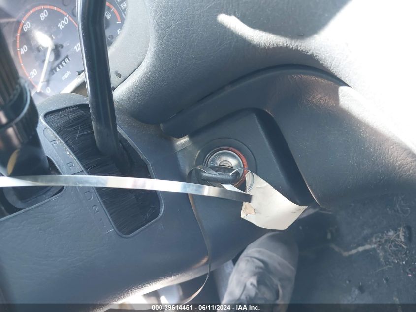 2000 Honda Cr-V Lx VIN: JHLRD2842YC015613 Lot: 39614451