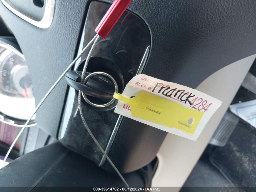 2013 Chrysler Town & Country Touring VIN: 2C4RC1BGXDR660833 Lot: 39614762