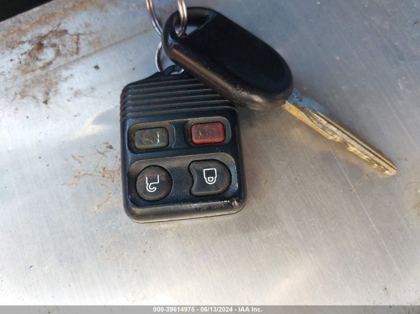 2008 Ford Expedition Xlt VIN: 1FMFU15548LA77131 Lot: 39614975