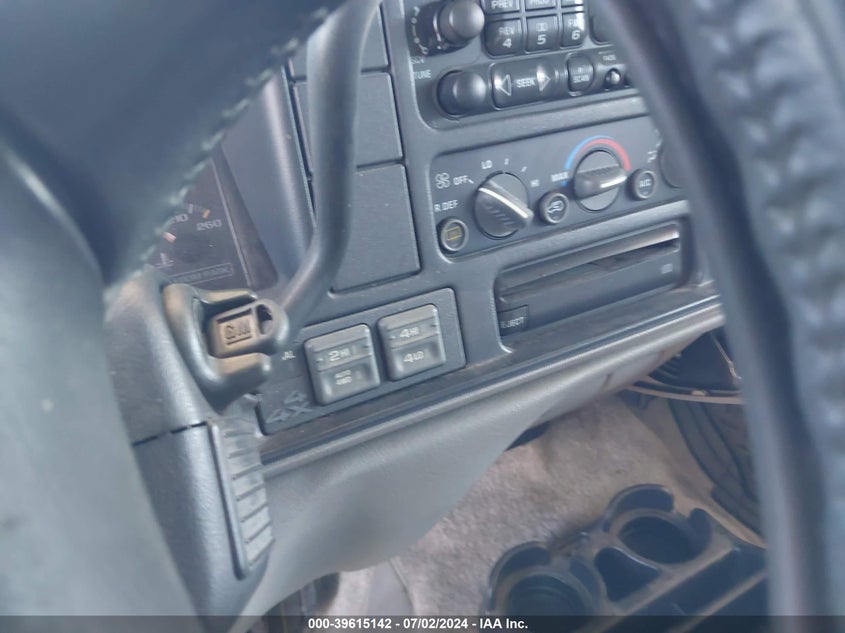 1999 Chevrolet Tahoe Ls VIN: 1GNEK13R4XJ302922 Lot: 39615142