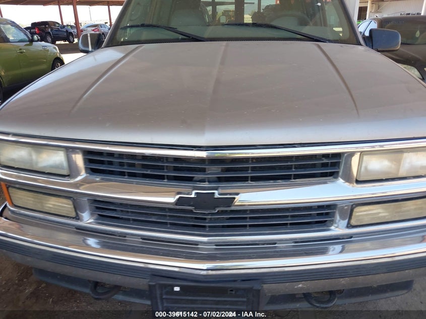 1999 Chevrolet Tahoe Ls VIN: 1GNEK13R4XJ302922 Lot: 39615142