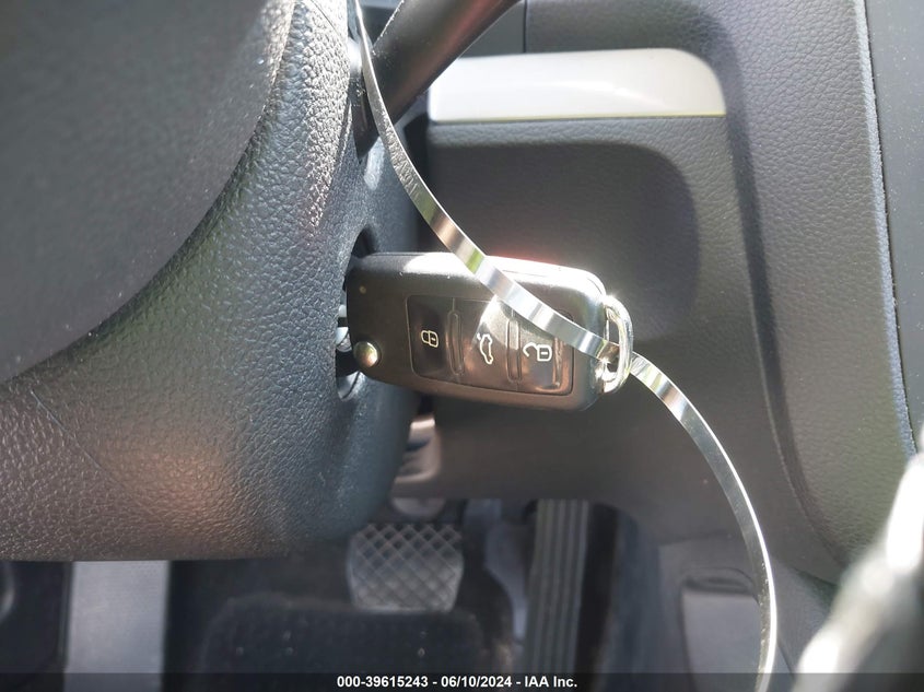 2010 Volkswagen Jetta Limited Edition VIN: 3VWAX7AJ1AM108008 Lot: 39615243