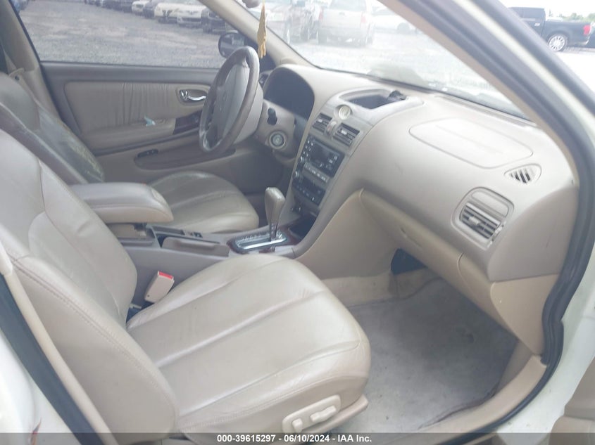 2000 Infiniti I30 Luxury/Touring VIN: JNKCA31A8YT110161 Lot: 39615297