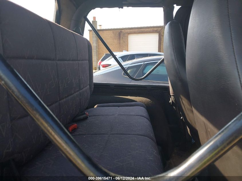 2002 Jeep Wrangler X VIN: 1J4FA39S22P713788 Lot: 39615471