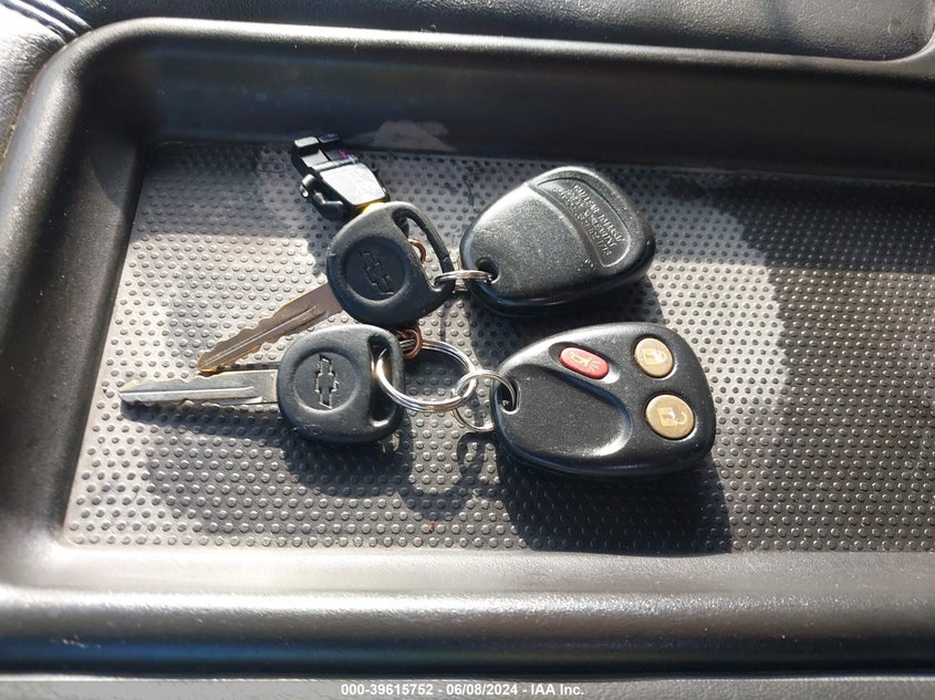 2004 Chevrolet Silverado 1500 Ls VIN: 2GCEK13T441402674 Lot: 39615752