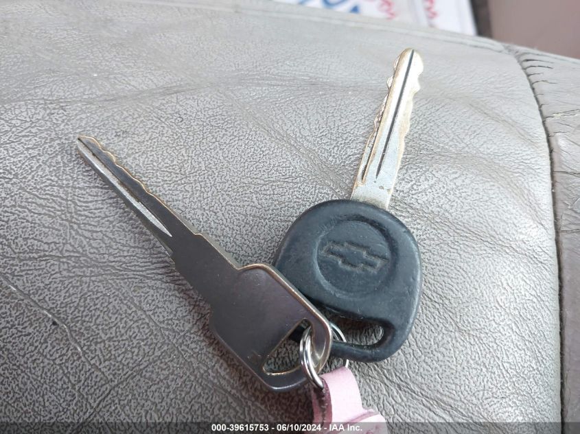 2003 Chevrolet Tahoe Lt VIN: 1GNEC13Z43R192432 Lot: 39615753