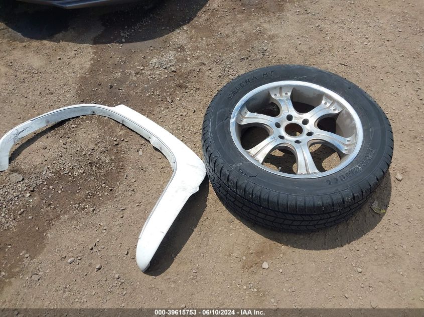 2003 Chevrolet Tahoe Lt VIN: 1GNEC13Z43R192432 Lot: 39615753