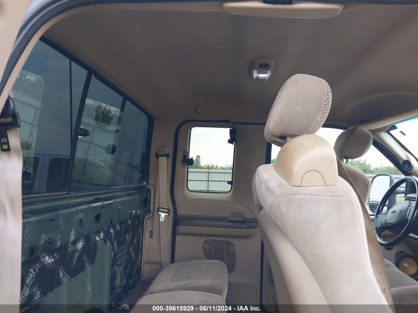 2001 Ford Super Duty F-250 Lariat/Xl/Xlt VIN: 1FTNX20F91EB08638 Lot: 39615929