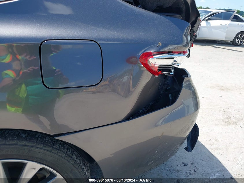 2016 Toyota Camry Xle VIN: 4T1BF1FK4GU560141 Lot: 39615976