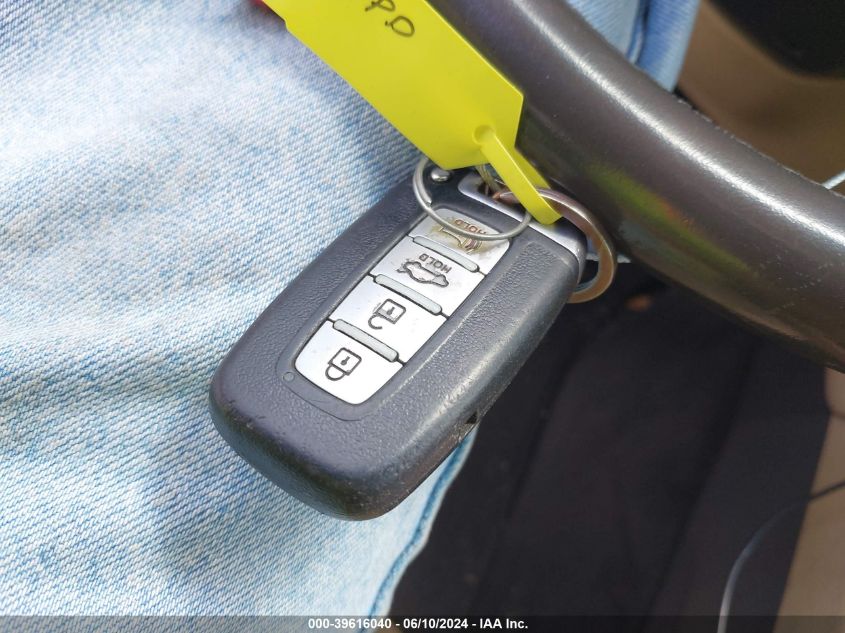 2012 Hyundai Genesis 3.8 VIN: KMHGC4DD4CU198715 Lot: 39616040